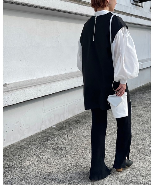 Solace（ソレイス）の「深キーネックベストトップス（ベスト・レディース・ブラック/アイボリー・FREE）」の18枚目の写真