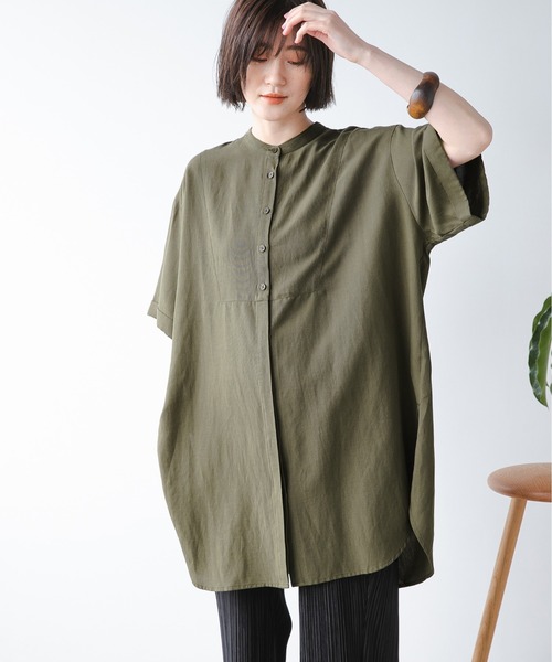 A part by（アパートバイ）の「RyLiスタンドロング半袖シャツ　947032（シャツ/ブラウス・レディース・オフホワイト/カーキ/グレー系その他4/オレンジ系その他5・FREE）」の3枚目の写真