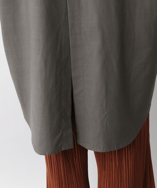 A part by（アパートバイ）の「RyLiスタンドロング半袖シャツ　947032（シャツ/ブラウス・レディース・オフホワイト/カーキ/グレー系その他4/オレンジ系その他5・FREE）」の13枚目の写真