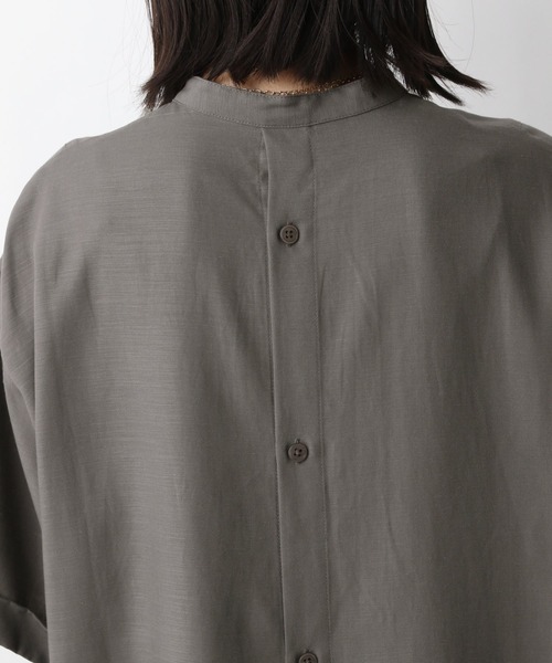 A part by（アパートバイ）の「RyLiスタンドロング半袖シャツ　947032（シャツ/ブラウス・レディース・オフホワイト/カーキ/グレー系その他4/オレンジ系その他5・FREE）」の8枚目の写真