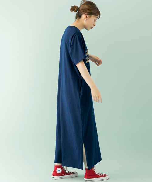 URBAN RESEARCH Sonny Label（アーバンリサーチサニーレーベル）の「『別注』Champion×Sonny Label　USAコットンロゴプリントワンピース（ワンピース・レディース・ホワイト/ブラック/ネイビー/ベージュ系その他・ONE）」の12枚目の写真