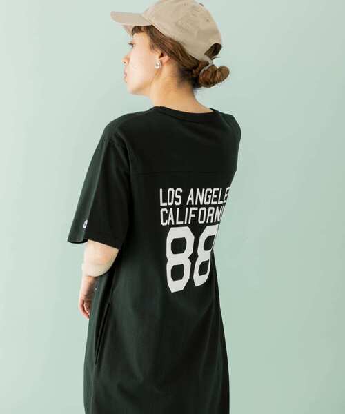 URBAN RESEARCH Sonny Label（アーバンリサーチサニーレーベル）の「『別注』Champion×Sonny Label　USAコットンロゴプリントワンピース（ワンピース・レディース・ホワイト/ブラック/ネイビー/ベージュ系その他・ONE）」の13枚目の写真