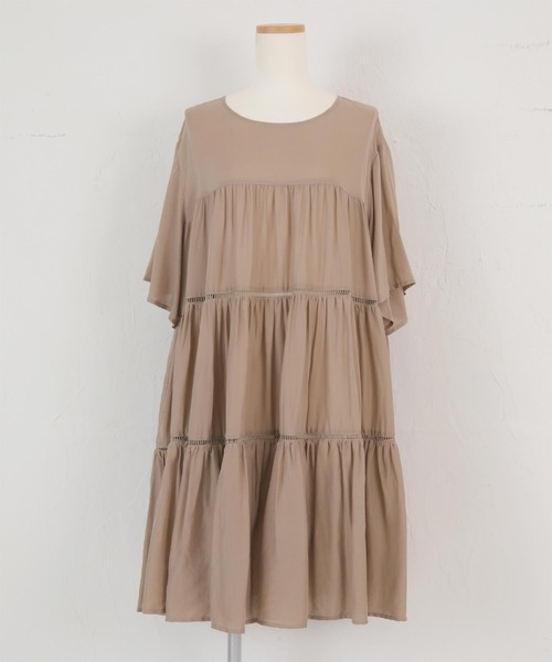 titivate（ティティベイト）の「ハーフスリーブティアードチュニックブラウス（シャツ/ブラウス・レディース・ブラック/オフホワイト/ライトグリーン/グレイッシュベージュ・S/M）」の8枚目の写真