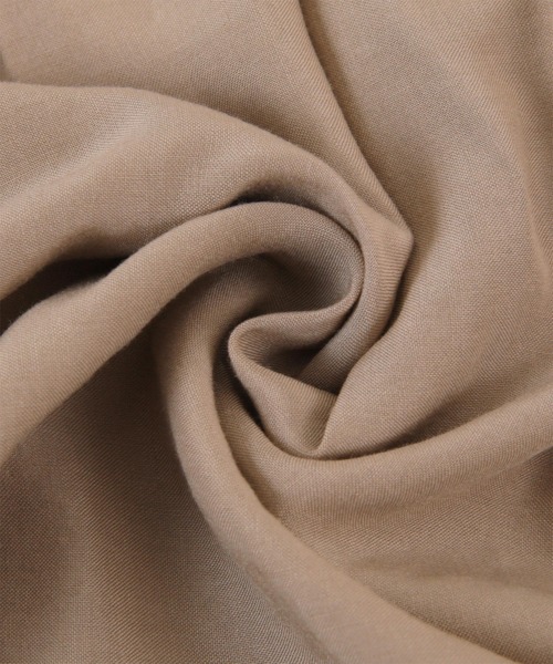 titivate（ティティベイト）の「ハーフスリーブティアードチュニックブラウス（シャツ/ブラウス・レディース・ブラック/オフホワイト/ライトグリーン/グレイッシュベージュ・S/M）」の7枚目の写真