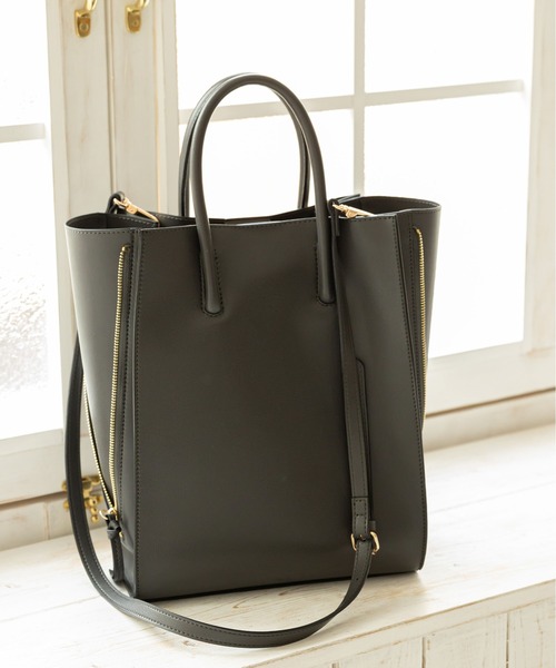 12Twelve Agenda(トゥエルブ アジェンダ)の「サイドファスナーA4トートバッグ(トートバッグ・レディース・ベージュ/チャコールグレー/ブラウン・FREE)」の2枚目の写真