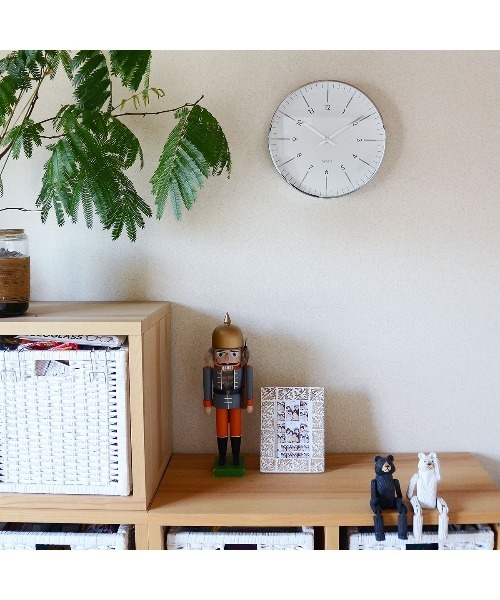 entre square（アントレスクエアー）の「クラシッククロック ホワイト×シルバー（掛け時計・レディース・ホワイト・ONE SIZE）」の2枚目の写真