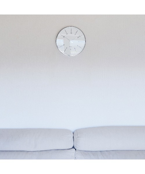 entre square（アントレスクエアー）の「クラシッククロック ホワイト×シルバー（掛け時計・レディース・ホワイト・ONE SIZE）」の3枚目の写真