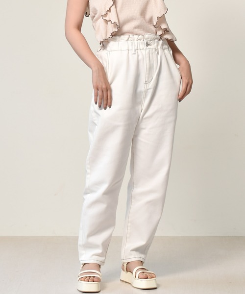 ems excite（エムズエキサイト）の「デニムゆるパンツ（デニムパンツ・レディース・ブラック/ケミカルウォッシュ/オフホワイト・FREE）」の2枚目の写真