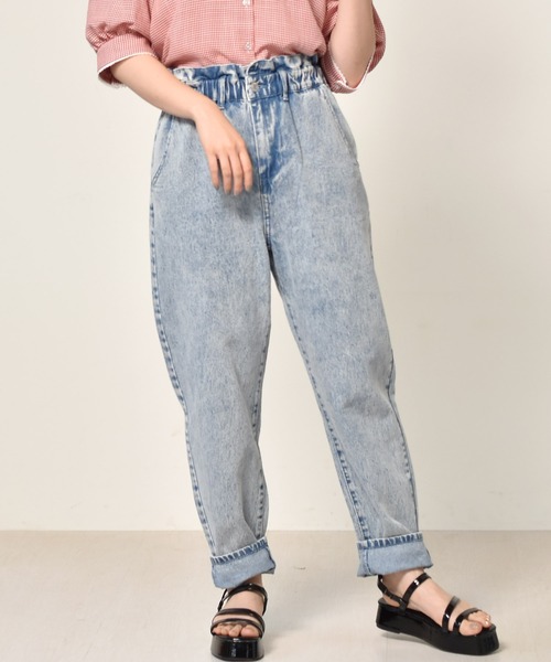 ems excite（エムズエキサイト）の「デニムゆるパンツ（デニムパンツ・レディース・ブラック/ケミカルウォッシュ/オフホワイト・FREE）」の3枚目の写真