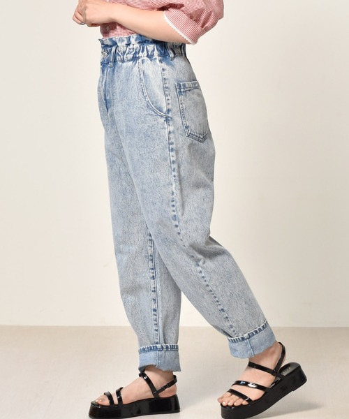 ems excite（エムズエキサイト）の「デニムゆるパンツ（デニムパンツ・レディース・ブラック/ケミカルウォッシュ/オフホワイト・FREE）」の16枚目の写真