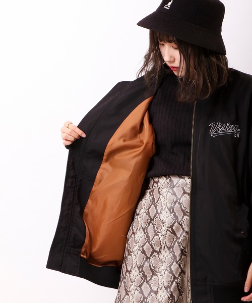 VISION STREET WEAR（ヴィジョンストリートウェア）の「VISION STREET WEAR ワッペンビッグシルエット MA-1（MA-1・メンズ・カーキ/ブラック/マルチ・M/LL/L）」の8枚目の写真