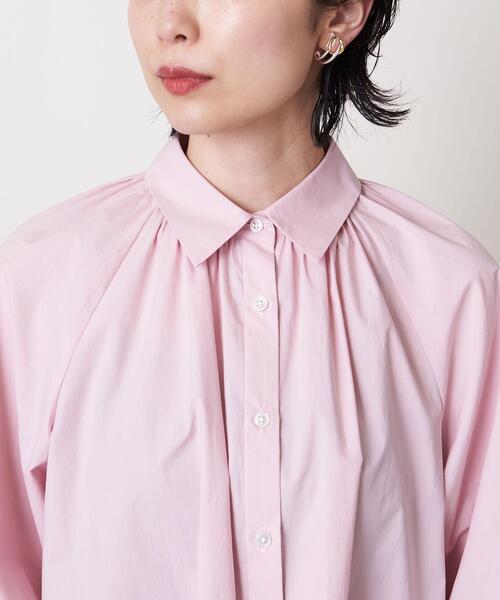 UNITED ARROWS(ユナイテッドアローズ)の「UWSC ギャザー ボリューム シャツカラー ブラウス †(シャツ/ブラウス・レディース・ブラック/オフホワイト/ライトピンク・FREE)」の7枚目の写真