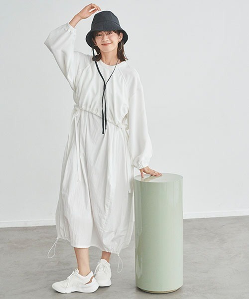 emmi(エミ)の「【emmi original】emmiボリュームスニーカー(スニーカー・レディース・ベージュ/ホワイト・23/24.5/25/23.5/24/22.5)」の14枚目の写真