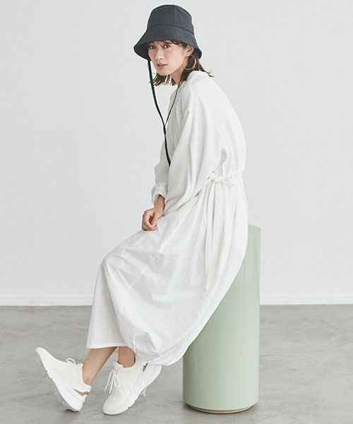 emmi(エミ)の「【emmi original】emmiボリュームスニーカー(スニーカー・レディース・ベージュ/ホワイト・23/24.5/25/23.5/24/22.5)」の16枚目の写真