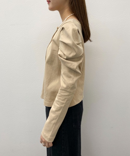 EPIMI E'PIMMY（エピミエピミー）の「パワショルカットカーディガン（カーディガン/ボレロ・レディース・オフホワイト/ブラック/ベージュ/コーラルピンク・MEDIUM）」の14枚目の写真