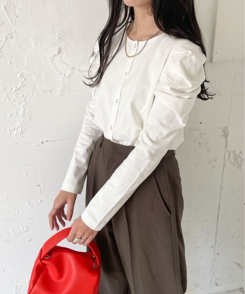 EPIMI E'PIMMY（エピミエピミー）の「パワショルカットカーディガン（カーディガン/ボレロ・レディース・オフホワイト/ブラック/ベージュ/コーラルピンク・MEDIUM）」の20枚目の写真