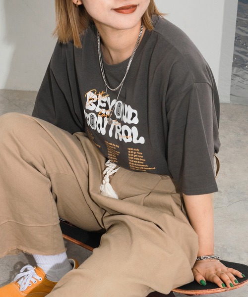 kutir(クティール)の「アソートプリントTシャツ(Tシャツ/カットソー・レディース・ホワイト/チャコールグレー/ダークブラウン/オフホワイト/ダークグレー/ラベンダー/オートミール・FREE)」の9枚目の写真