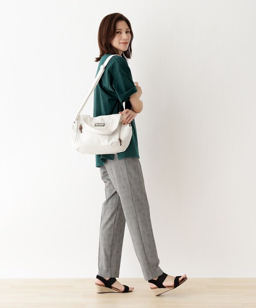 SHOO・LA・RUE（シューラルー）の「◆スウェットWジップバルーン2WAYトート（トートバッグ・レディース・アイボリー/キャメル/ピンク系・00）」の9枚目の写真