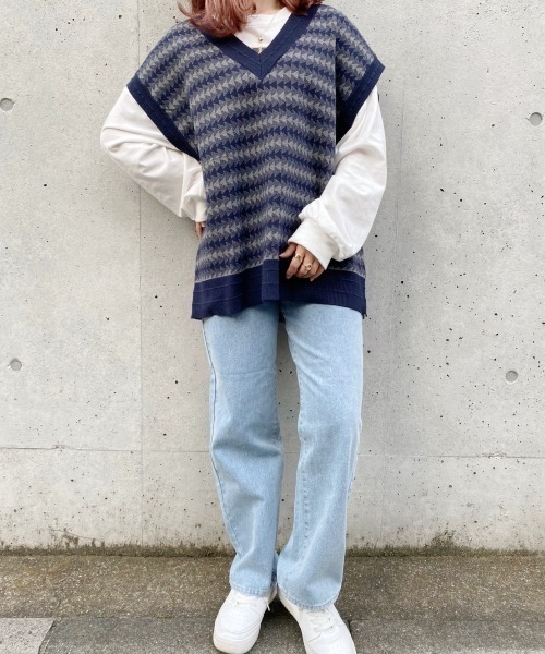 nemne store(ネンネストア)の「紅葉をみるジャガードオーバーニットベスト(ベスト・レディース・グリーン/モカ/ダークブルー・フリー)」の12枚目の写真