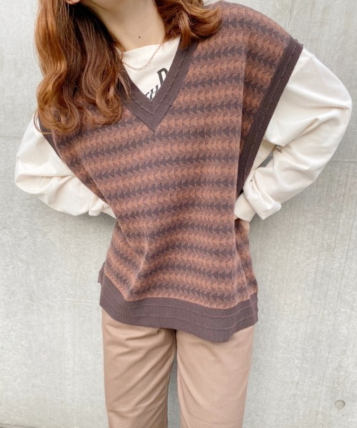 nemne store(ネンネストア)の「紅葉をみるジャガードオーバーニットベスト(ベスト・レディース・グリーン/モカ/ダークブルー・フリー)」の7枚目の写真