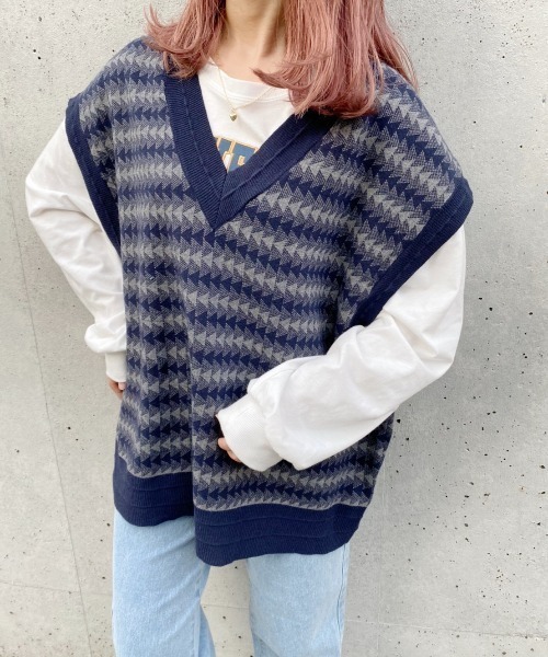 nemne store(ネンネストア)の「紅葉をみるジャガードオーバーニットベスト(ベスト・レディース・グリーン/モカ/ダークブルー・フリー)」の11枚目の写真
