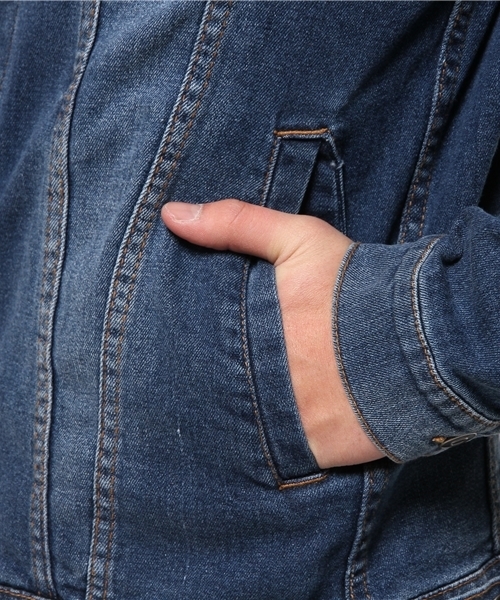 WEGO(ウィゴー)の「WEGO/ライクラストレッチデニムジャケット(デニムジャケット・メンズ・ライトインディゴブルー/ダークインディゴブルー/インディゴブルー・LARGE/MEDIUM/SMALL)」の9枚目の写真