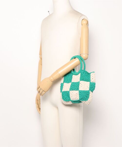 Kastane（カスタネ）の「チェッカー柄ハンドクロシェBAG（トートバッグ・レディース・ブラック/グリーン・FREE）」の4枚目の写真