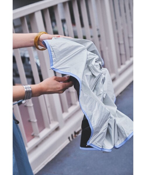 Ray BEAMS（レイビームス）の「Ray BEAMS / パイピング 折り畳み傘（折りたたみ傘・レディース・ホワイト/ブラック・ONE SIZE）」の6枚目の写真