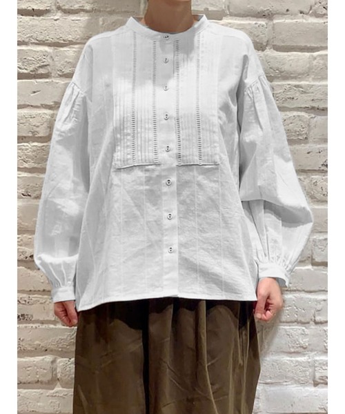 Samansa Mos2（サマンサ モスモス）の「モールストライプピンタックシャツ（シャツ/ブラウス・レディース・オフホワイト/ピンク/チャコール・ﾌﾘ-）」の2枚目の写真