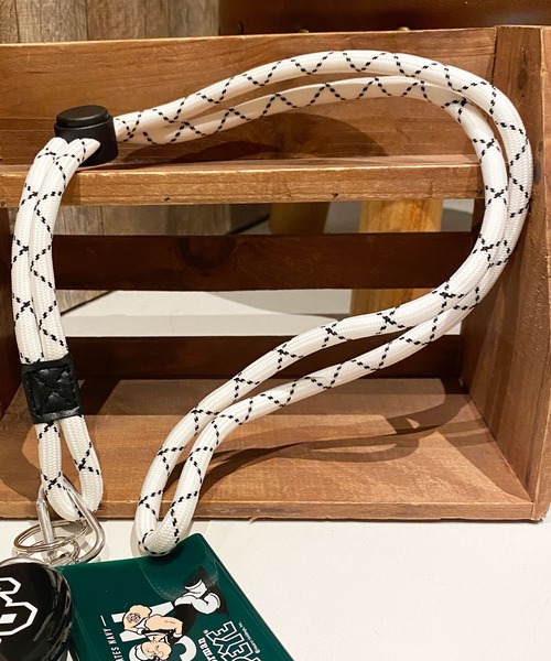 SPINNS（スピンズ）の「【選べるスマホショルダー】紐ループストラップ（スマホグッズ・レディース・ホワイト/オレンジ・ONESIZE）」の11枚目の写真