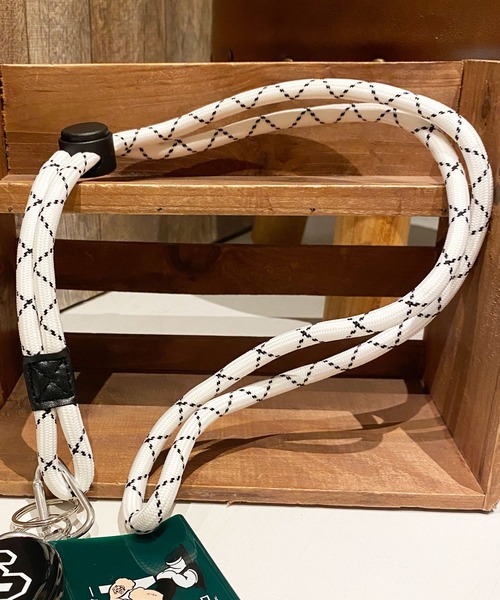 SPINNS（スピンズ）の「【選べるスマホショルダー】紐ループストラップ（スマホグッズ・レディース・ホワイト/オレンジ・ONESIZE）」の13枚目の写真