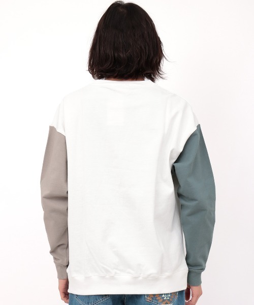 チチカカ（チチカカ）の「【ユニセックス】カレッジロゴスウェットプルオーバー（スウェット・メンズ・オレンジ/グレー・MEDIUM/LARGE）」の12枚目の写真