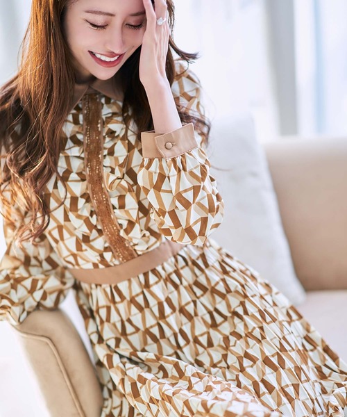 emiriawiz（エミリアウィズ）の「幾何学柄プリーツスカートワンピース