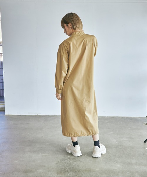 ECRIRE（エクリール）の「サイドリボンピンタックワンピース（ワンピース・レディース・ブラック/オフホワイト/ネイビー/ベージュ・M）」の18枚目の写真