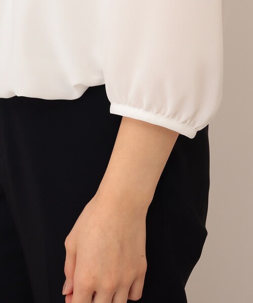 UNTITLED（アンタイトル）の「◆プレーヌツイルブラウス【マシンウォッシャブル】（Tシャツ/カットソー・レディース・オフホワイト/ナチュラル・02/01/03）」の8枚目の写真