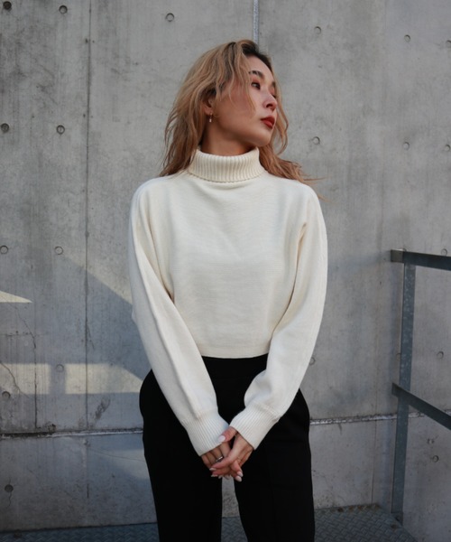 FIG&VIPER（フィグアンドバイパー）の「タートルクロップドニットTOP（ニット/セーター・レディース・ブラック/グレー/アイボリー・FREE）」の9枚目の写真