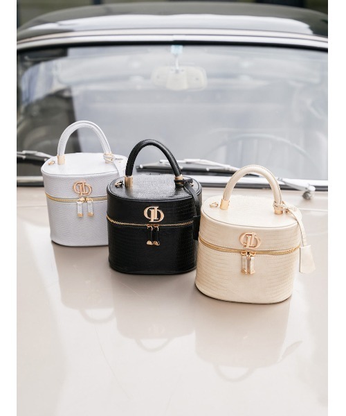 Darich（ダーリッチ）の「Dモチーフバニティポーチ