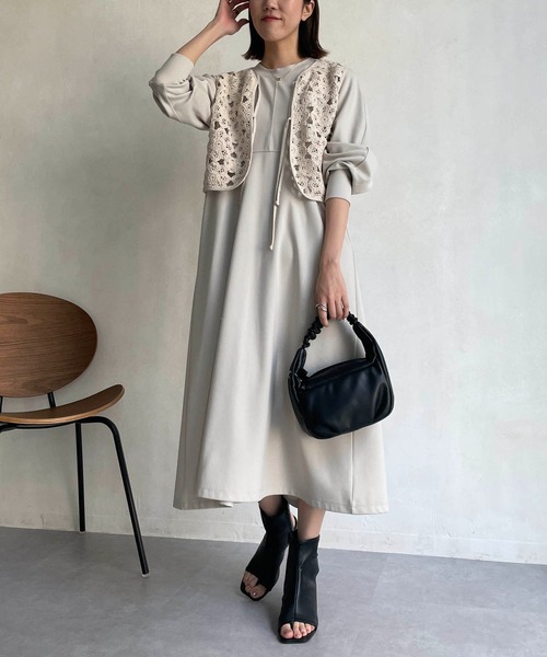 CAPRICIEUX LE'MAGE(カプリシューレマージュ)の「クロシェ風ミニベスト(ベスト・レディース・ブラック/ライトベージュ・FREE)」の6枚目の写真