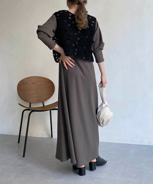 CAPRICIEUX LE'MAGE(カプリシューレマージュ)の「クロシェ風ミニベスト(ベスト・レディース・ブラック/ライトベージュ・FREE)」の5枚目の写真