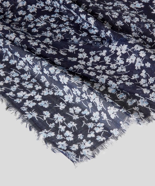 BENETTON (UNITED COLORS OF BENETTON)（ベネトンユナイテッドカラーズオブベネトン）の「コットン総柄ストール（ストール/ショール・レディース・レッド/マルチ/ネイビー・ONE SIZE）」の10枚目の写真