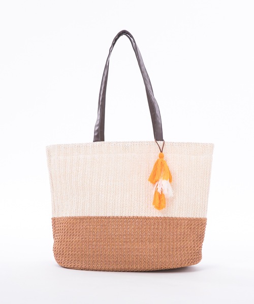 BENETTON (UNITED COLORS OF BENETTON)(ベネトンユナイテッドカラーズオブベネトン)の「【BENETTON:ベネトン】タッセル付き雑材トートバッグ(トートバッグ・レディース・ブラウン/カーキ/ブラック・FREE)」の1枚目の写真