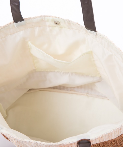 BENETTON (UNITED COLORS OF BENETTON)(ベネトンユナイテッドカラーズオブベネトン)の「【BENETTON:ベネトン】タッセル付き雑材トートバッグ(トートバッグ・レディース・ブラウン/カーキ/ブラック・FREE)」の12枚目の写真