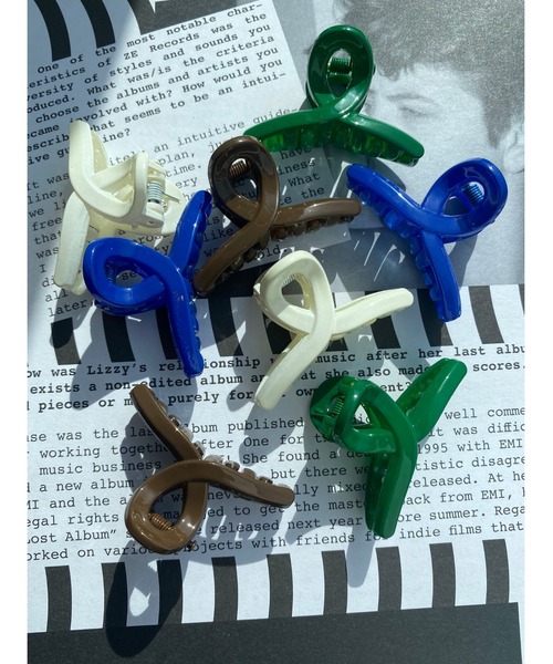 WC(ダブル シー)の「2Pニュアンスミニヘアクリップ(バレッタ/ヘアクリップ・レディース・ホワイト/グリーン/ブルー/ブラウン・FREE)」の11枚目の写真