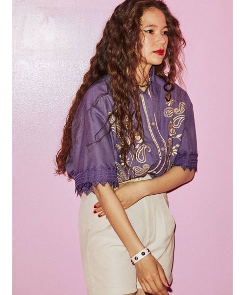 jouetie（ジュエティ）の「エンブロイダリーオーバーシャツ（シャツ/ブラウス・レディース・ブラック/オフホワイト/パープル・MEDIUM）」の7枚目の写真