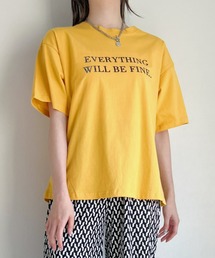 カジュアルロゴ入り 英字レタリングTシャツ