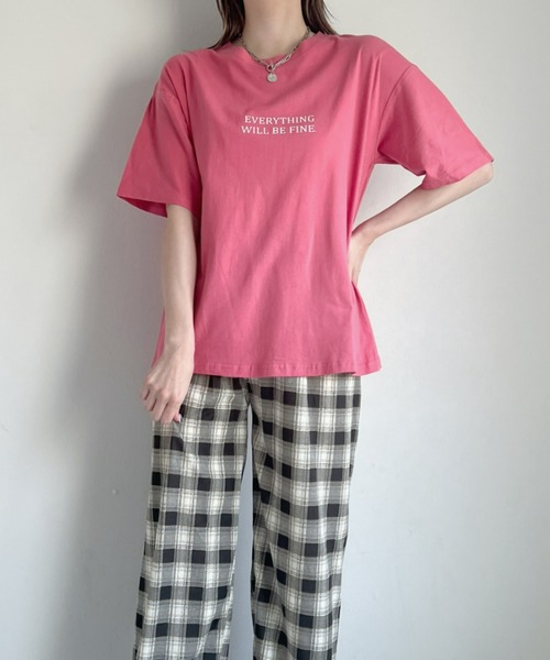 at12:03（アットイチニーゼロサン）の「カジュアルロゴ入り 英字レタリングTシャツ（Tシャツ/カットソー・レディース・ホワイト/ブラック/グレー/ピンク/イエロー・FREE）」の6枚目の写真