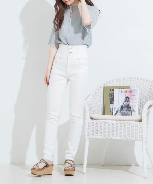 Newlyme（ニューリーミー）の「厚底ラインストラップサンダル（サンダル・レディース・ホワイト/ブラック/グレー/ブラック×ベージュ・22cm/22.5cm/23cm/23.5cm/24cm/24.5cm/25cm/26cm/25.5cm）」の6枚目の写真