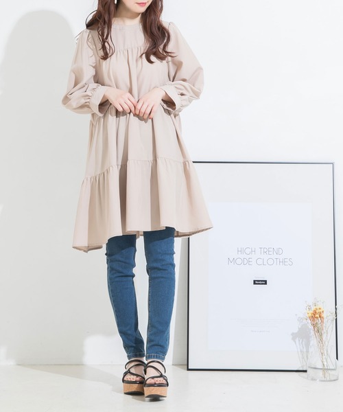 Newlyme（ニューリーミー）の「厚底ラインストラップサンダル（サンダル・レディース・ホワイト/ブラック/グレー/ブラック×ベージュ・22cm/22.5cm/23cm/23.5cm/24cm/24.5cm/25cm/26cm/25.5cm）」の13枚目の写真