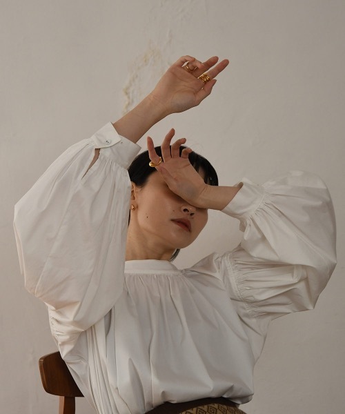 I_am(アイアム)の「gather volume blouse(シャツ/ブラウス・レディース・ブラック/キャメル/オフホワイト・FREE)」の16枚目の写真