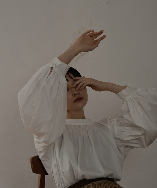 I_am(アイアム)の「gather volume blouse(シャツ/ブラウス・レディース・ブラック/キャメル/オフホワイト・FREE)」の20枚目の写真